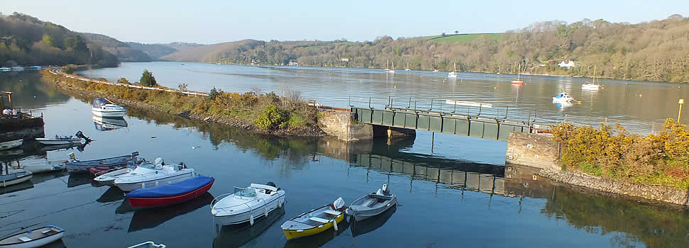 The harbour and railway line at Golant