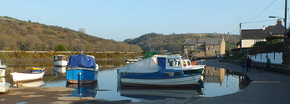 High tide at Golant